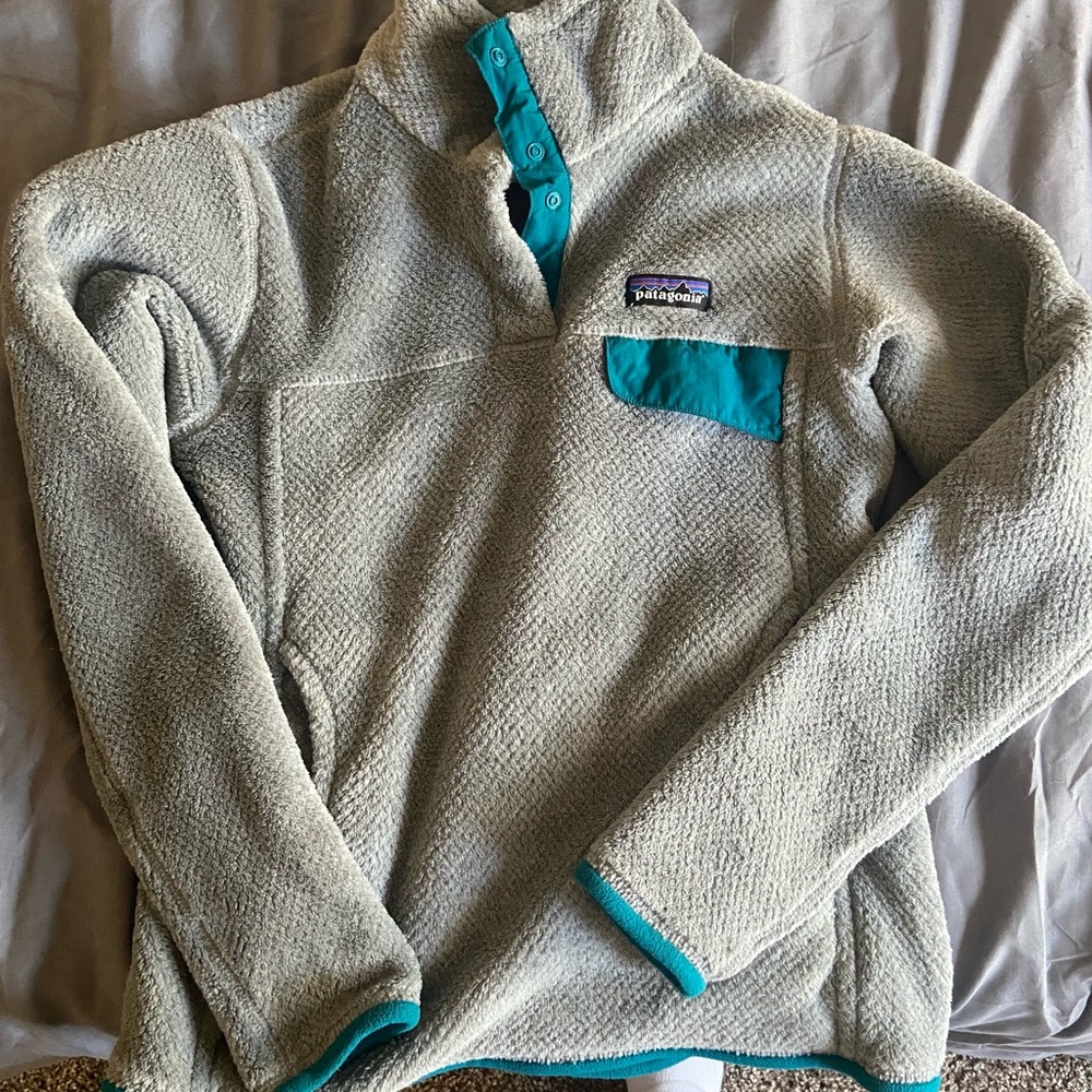 Patagonia Gray and Teal Women's Sweater